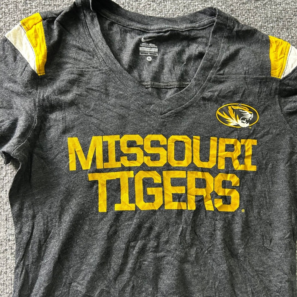 Nike T-Shirt Womens Size M Charcoal Grey Missouri Tigers Mizzou V-Neck Athletic
